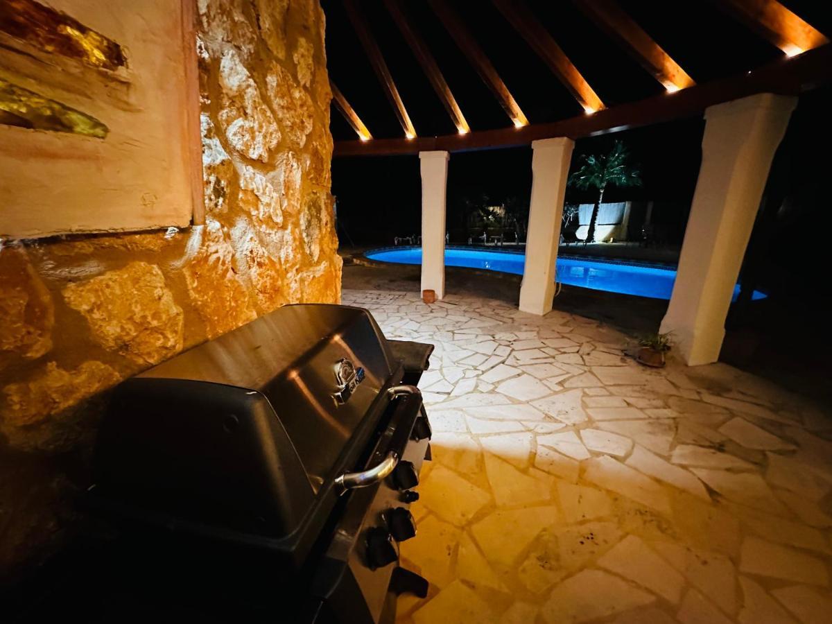 Villa Sanchez In Strandnahe Mit Pool, Jacuzzi, Klima, Wifi, Gas Bbq Santanyi Luaran gambar